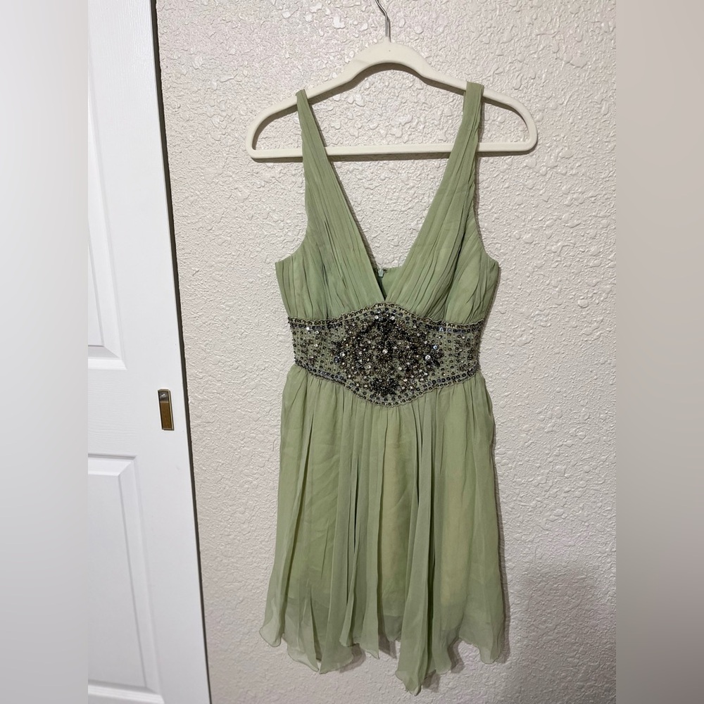 Chic Beaded Evening Dress in Light Green